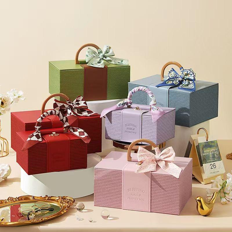 

Розкішний шкіряний кейс для макіяжу та подарункова коробка для дружки Small 21.5*15.5*11 cm