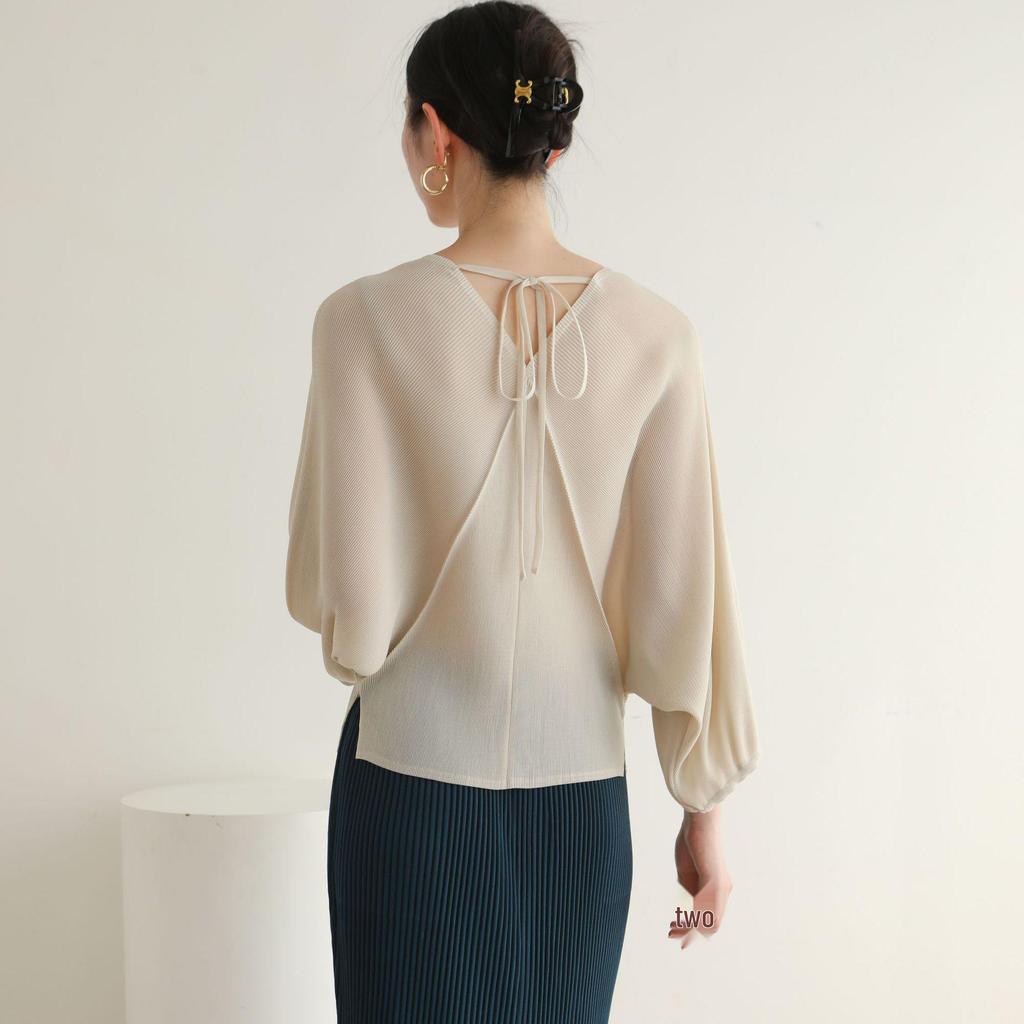 2026 Spring Miyake High-End Pleated Light Luxury Batwing Sleeve Slimming Top