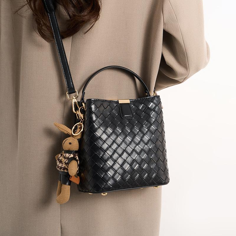 Premium Contrasting Color Bucket Bag Women'S Autumn And Winter Retro Versatile Shoulder Bag Commuter Messenger Bag