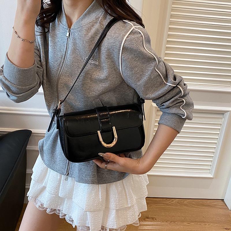 Simple Niche Single Shoulder Armpit Bag Women's Summer New Personalized Casual Fashion Messenger Small Square Bag