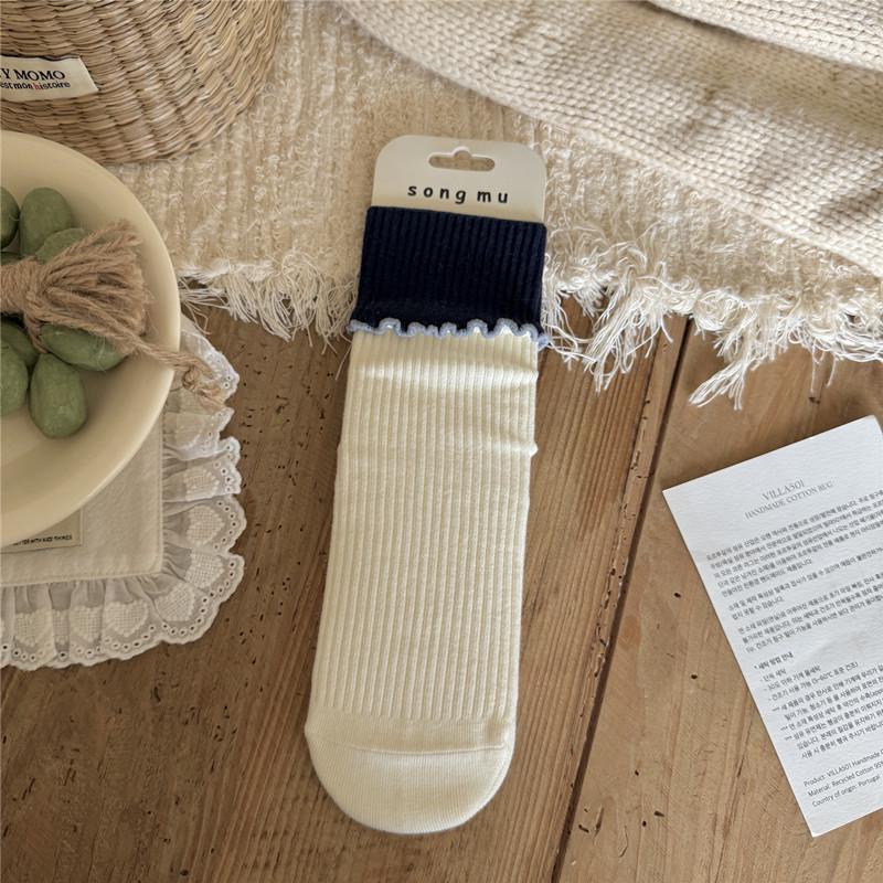 Japanese Blue & White Floral Mid-Calf Socks, Cute Bow & Lettuce Edge