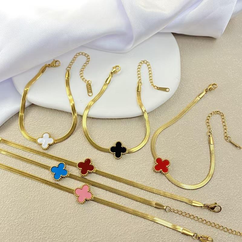 Lucky Clover Bracelet for Women 18K Simple, Fashionable, Versatile, High End Bracelet Jewelry