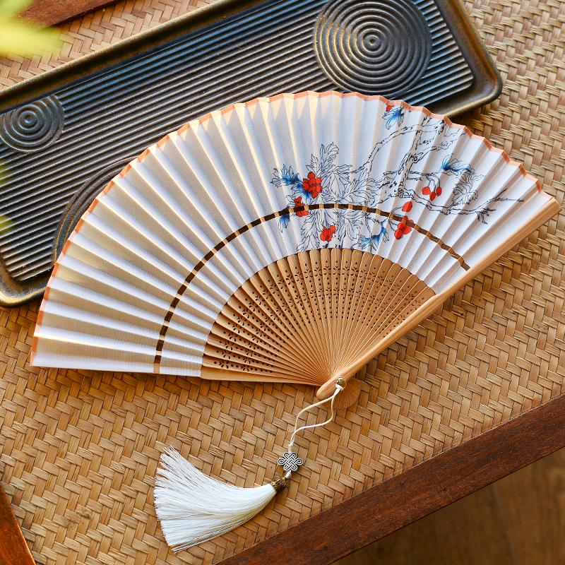 Vintage China-Chic Cheongsam Hanfu Fächer Antiker Stil Stoff Handgefertigt Bambusrippen Faltfächer Tanzaufführung Tragbarer Handfächer