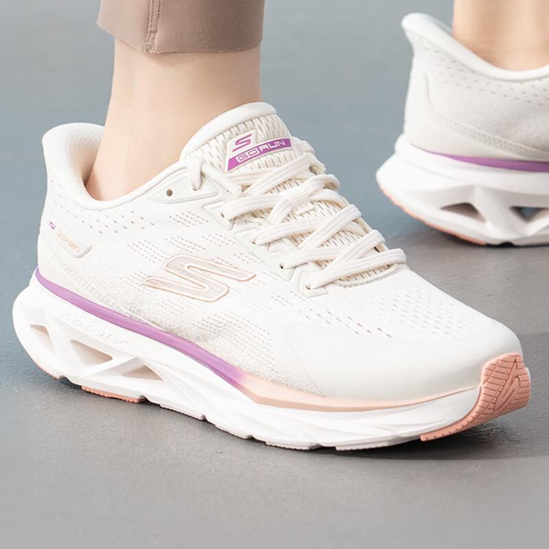 Skechers Women's GO'7/24 Running Shoes