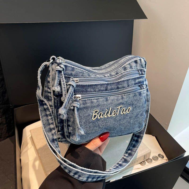 This Stylish and Stylish Small Square Bag Is A Simple and Elegant Single-shoulder Crossbody Bag for Women