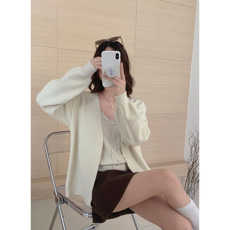 Autumn and Winter New Lace Splicing Vest Suspender Knitted Cardigan Two-piece Set Women's Soft Waxy Sweater Set