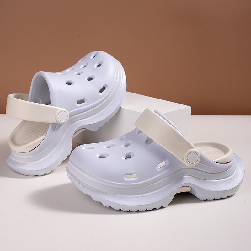 Summer Kids' Non-Slip Beach Sandals: Outdoor Hole Slippers for Boys & Girls, Parent-Child Fashion.