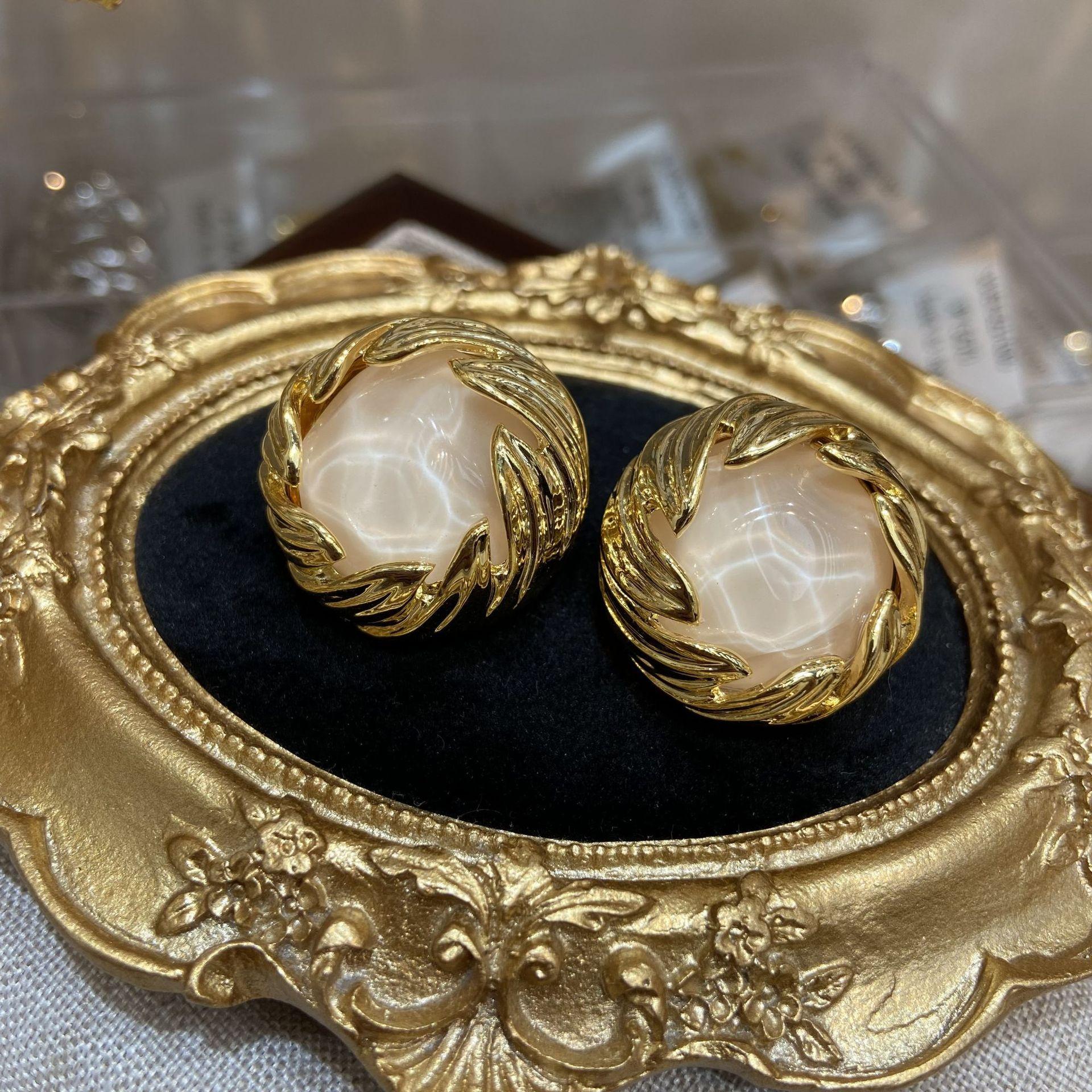 

Серьги-гвоздики в стиле ретро с небесно-голубой глазурью, покрытые медью из настоящего золота, серьги в западном старинном придворном стиле.