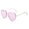 Kvinnemote Hjerteformede solbriller Dame Dekorative Cut Edge Solbriller Antirefleks UV400 Antirefleksskjermer Oculos De Sol
