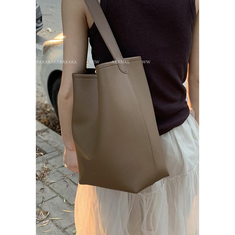 Genuine Leather Women's Bucket Tote - Large Capacity Soft Leather Handbag for Daily Commute