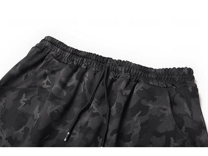 Męskie letnie casualowe spodnie dresowe z lodowego jedwabiu ze sznurkiem - Luźny krój, ze ściągaczem przy kostkach, z dużymi kieszeniami