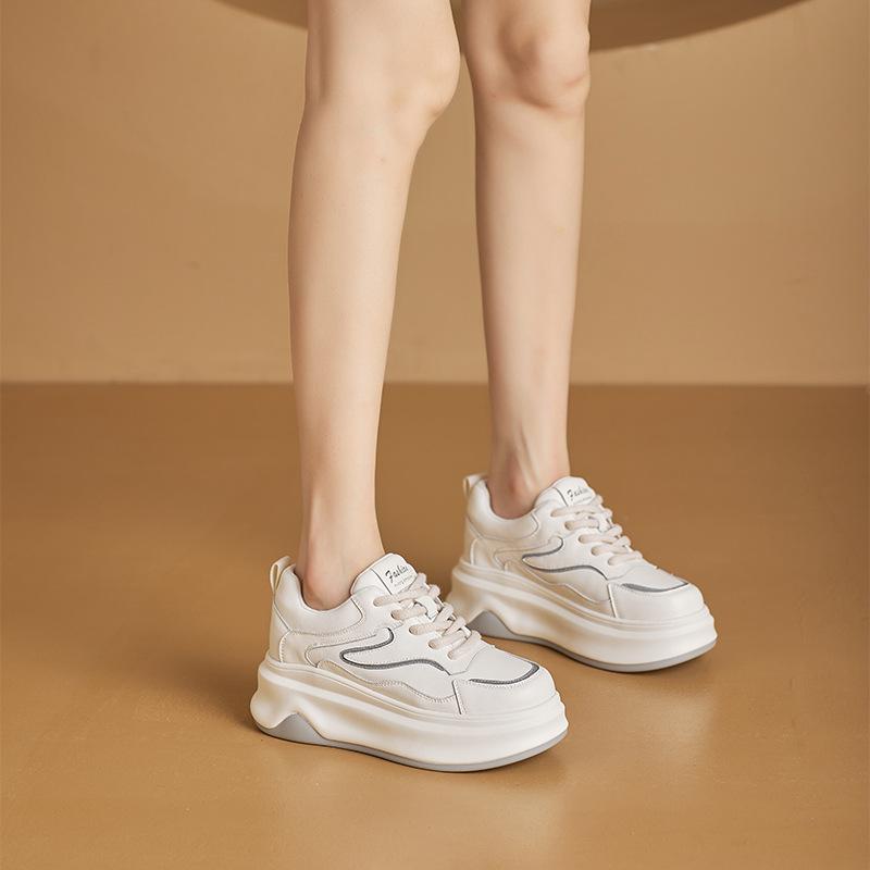 2025 autumn new leather little white shoes women's platform inner height increase sports and leisure shoes women's Korean version color matching d