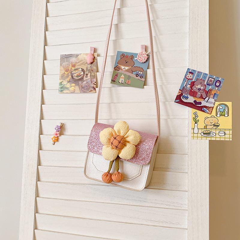 

Stylish Mini Pu Crossbody Bag For Girls With Floral Pattern And Fun Colors For Kids WhitePink