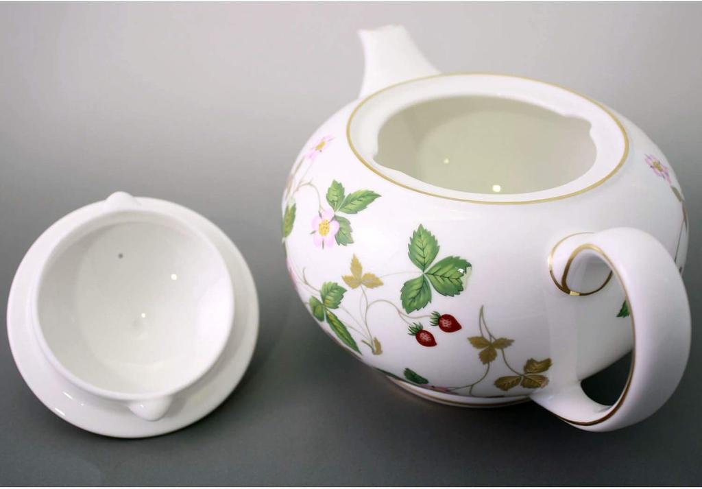 [Wedgwood Official Wedding Gift Wrapping] Wild Strawberry Teapot, Small, 600ml, Wedding Tableware, Gift for the Bride and Groom, aB50105506980,