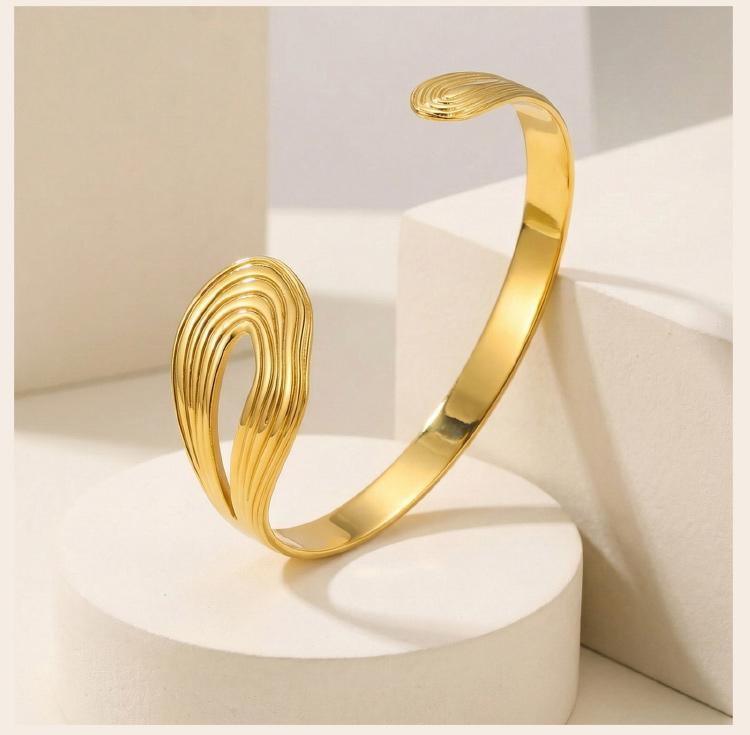 Vantage Stainless Steel Textured Open Bangle Bracelet for Women, 18K Gold Plated Statement Jewelry Party Gift Bijoux