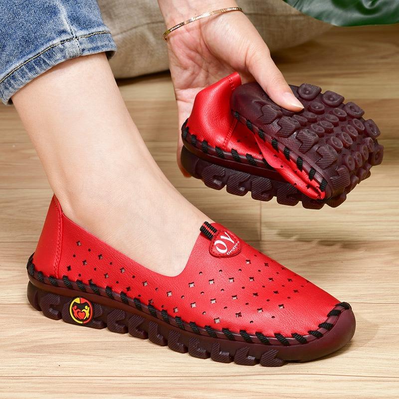 Soft-soled mother shoes spring and summer new sandals women's casual shoes leather not tired feet beef tendons flat-soled women's shoes