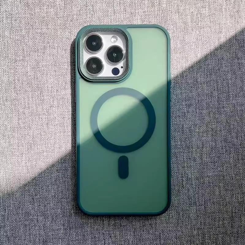 Applicable To IPhone17 Skin sensitive Magnetic Suction Mobile Phone Case Metal Pattern Lens Apple 16 ProMax Anti Fall 15 Protective Case