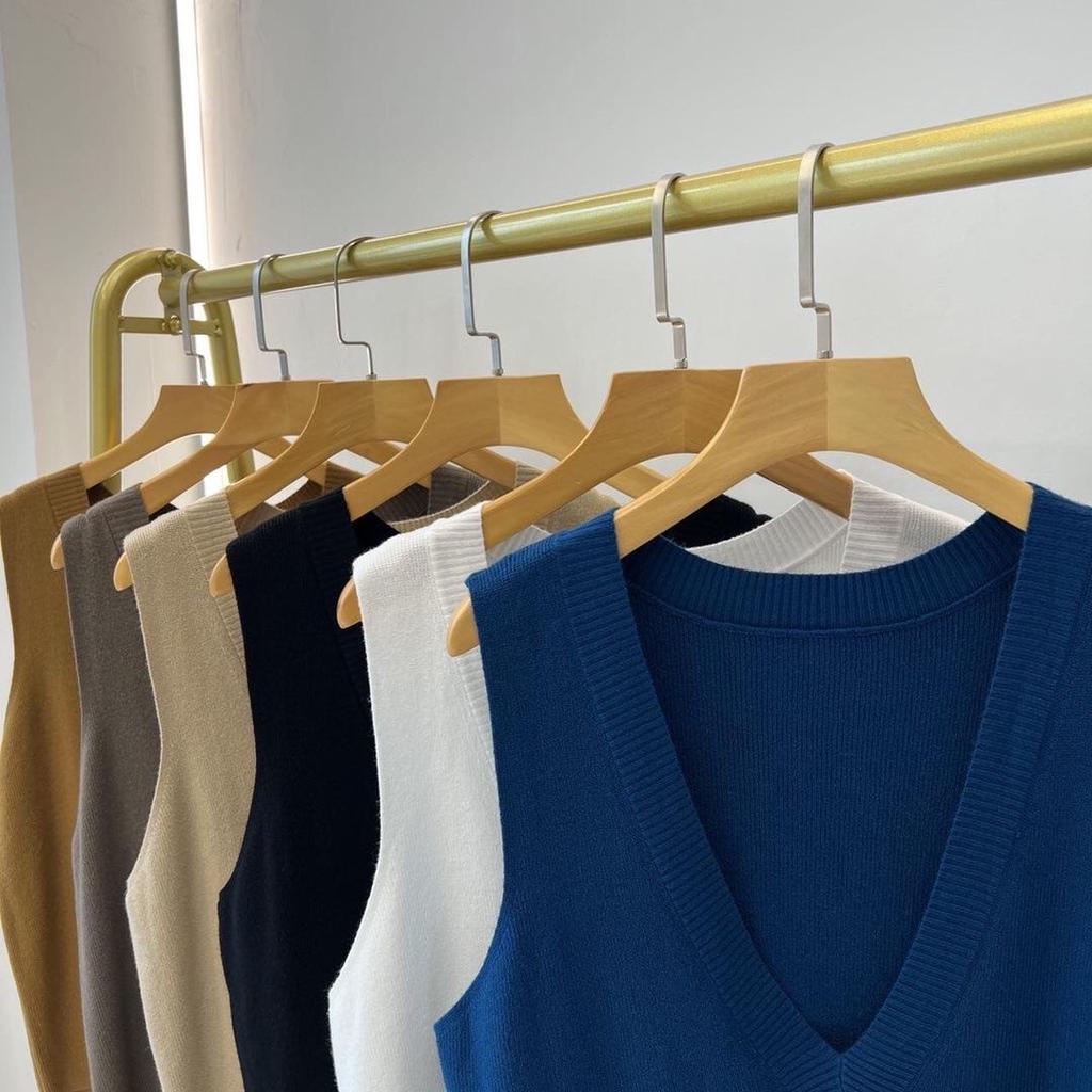 Women's Slimming V-Neck Knitted Wool Vest - Versatile Sleeveless Autumn/Winter Sweater for Layering