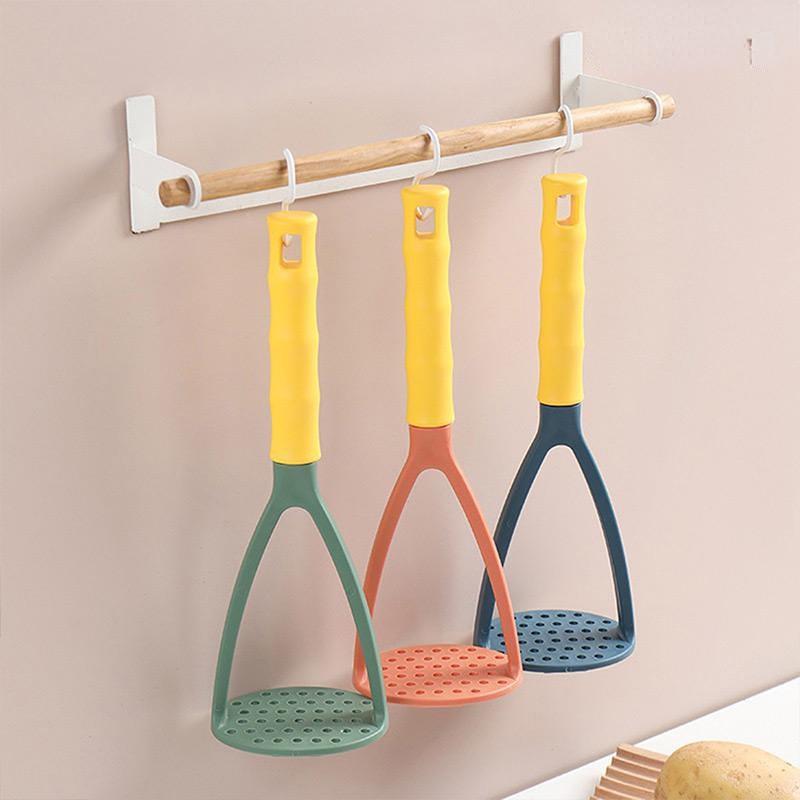 1PC Kunststoff Gedrückt Kartoffelstampfer Püree Saft Maker Kartoffel Tomaten Drücker Glatte Kartoffelpüree Brecher Obst Küche Werkzeuge XYZ