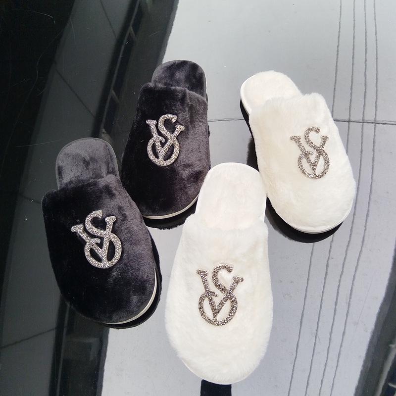 Women's Versatile Fuzzy Rhinestone Slippers - Warm Cotton for Autumn/Winter, Stylish for Home or Outdoor Use.