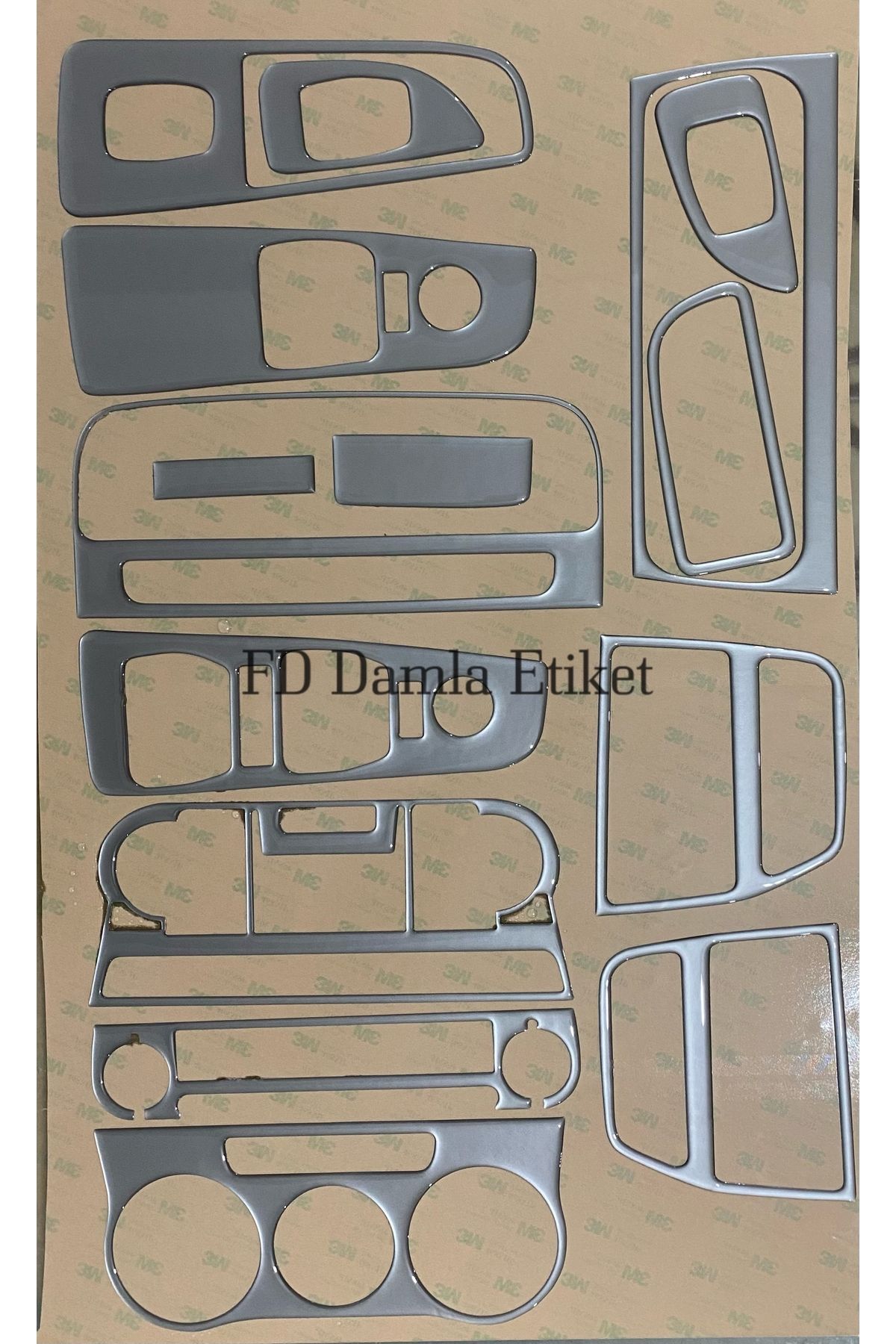 

Fiat Grande Punto 2005 Torpido, Konsol, Trim, Göğüs Maun Kaplama Gümüş Gri Renk