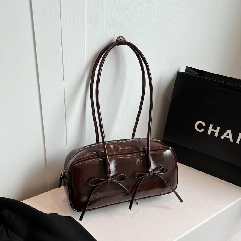 IELGY Large Capacity Commuter Handbag