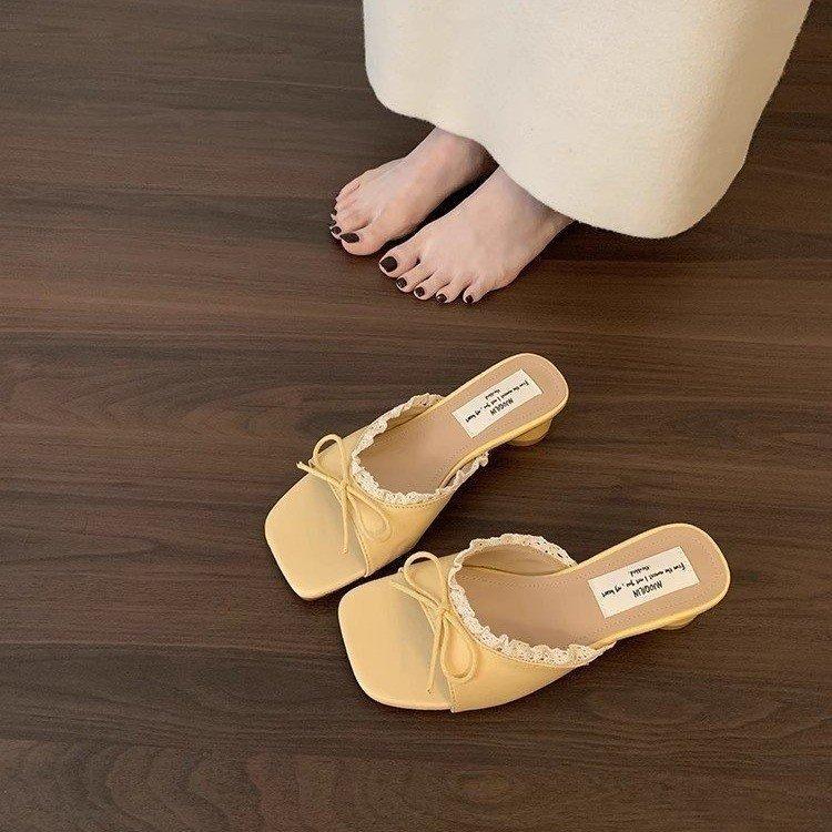 French Elegant Lace Edge One-word Drag Woman 2025 New Korean Version Square Head Bow Outside Wearing Thick Heel Cool Slippers