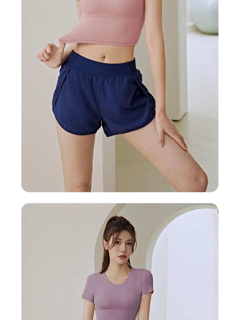 Damen Schnelltrocknendes Yoga-Set: Gepolstertes Kurzarm-Top & Enge Shorts für den Sommer