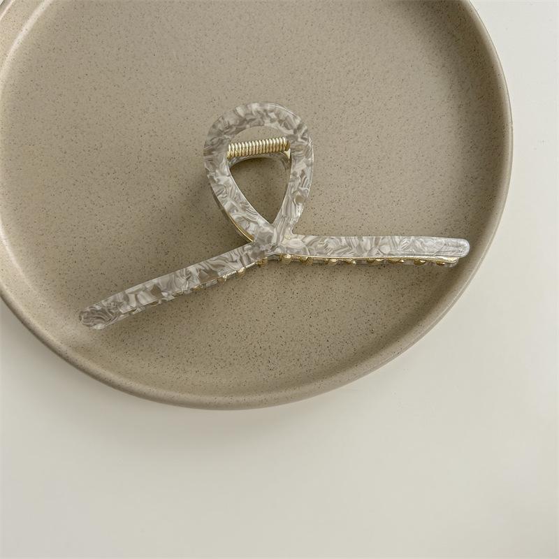 Elegant Oversized Retro Acetate Hairpin: Exquisite Korean Shark Clip for Women