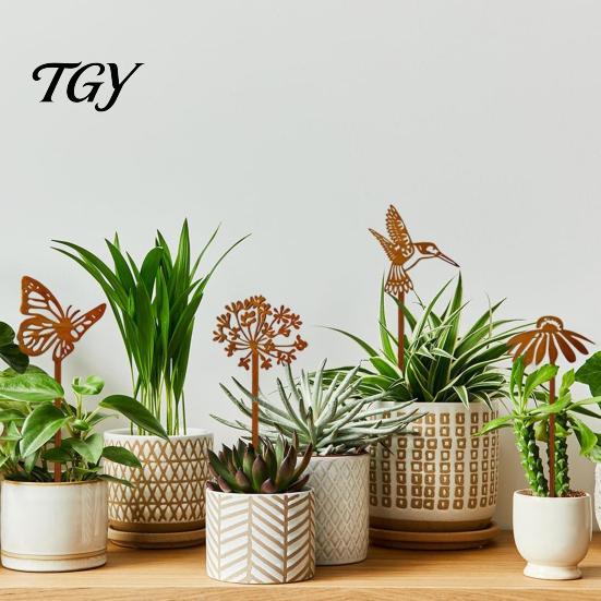 Metal Garden Stakes Rusty Silhouette Stake, Rustic Flower Pot Insert for Patio, Vintage Natural Atmosphere Decor Bird Bee Butterfly And Ladybug Design