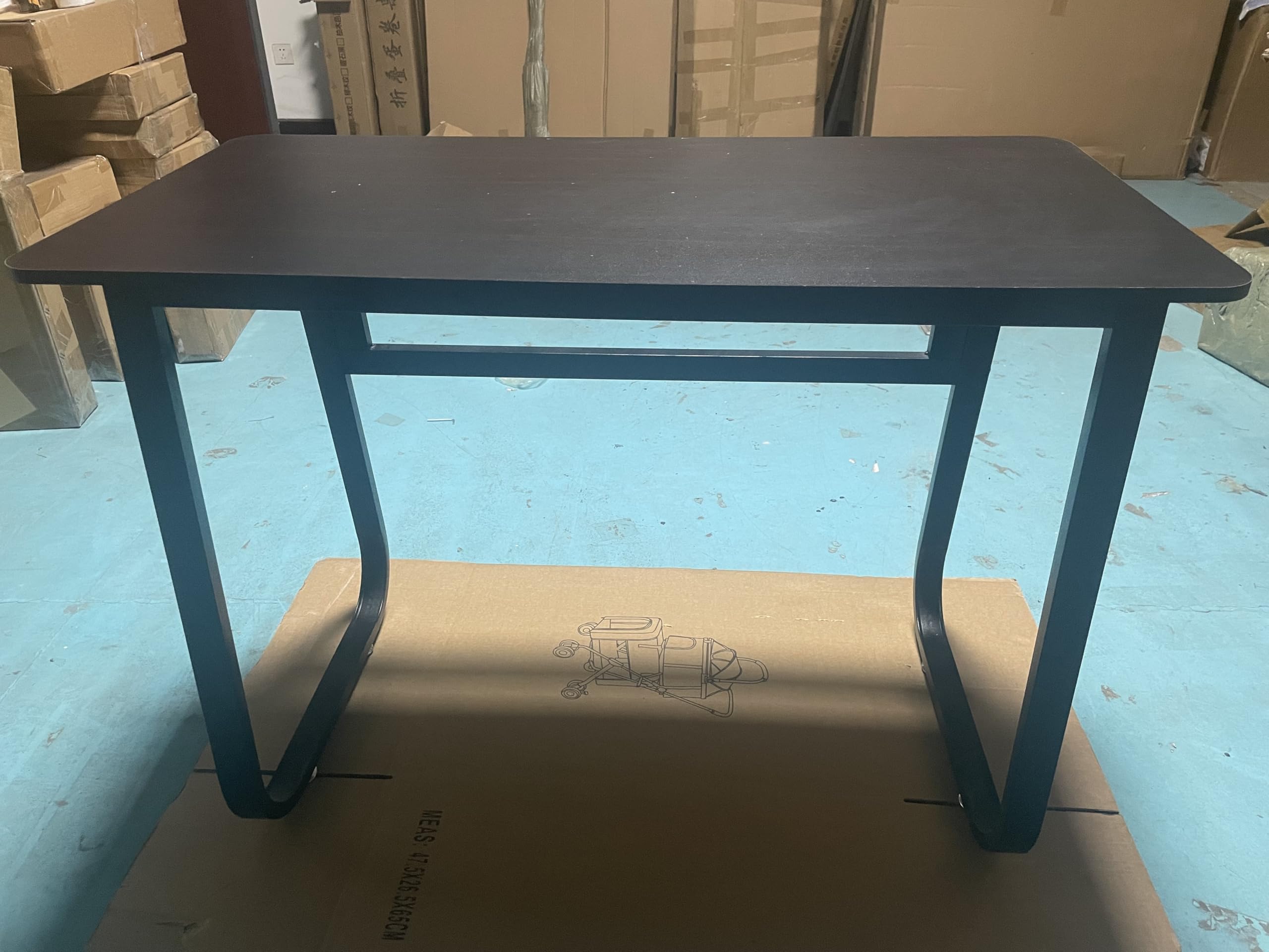 Computer highly easy desk, under-desk storage, stable, assembly.