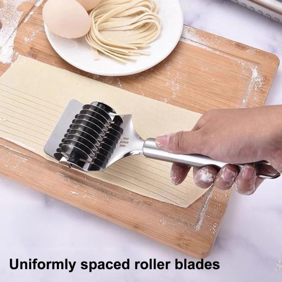 Roller Noodle Cutter, Handheld Stainless Steel Pasta Slicer, Multifunctional Dumpling Wrapper Maker, Kitchen Dough Tool