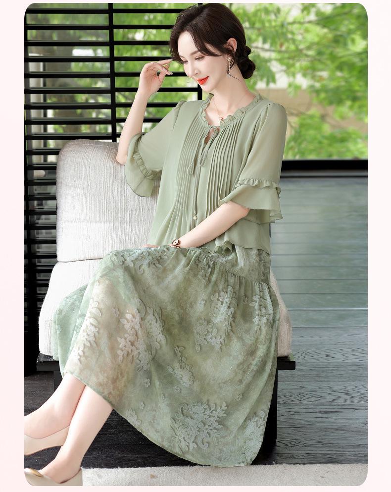 Mom’s 2026 Chiffon Print Slimming Two-Piece Dress for Middle-Aged & Elderly Women