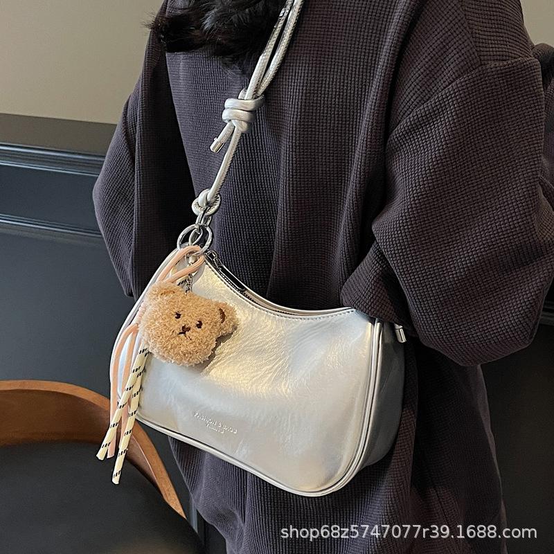 2025 New Underarm Bag Women's High-end Sense Niche Shoulder Bag Foreign Style Messenger Bag Simple Casual Commuter Shoulder Bag