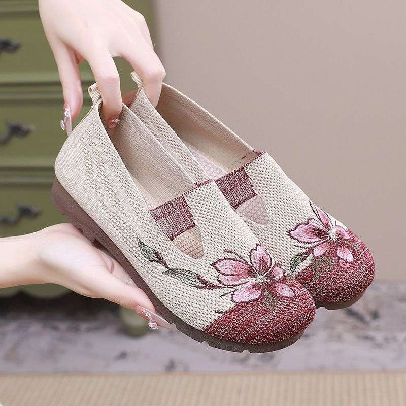 Old North Cloth Shoes Women's Single Shoes New Embroidered Shoes Hollow Breathable Comfortable Mother Shoes Soft Sole Non-slip Elderly Shoes