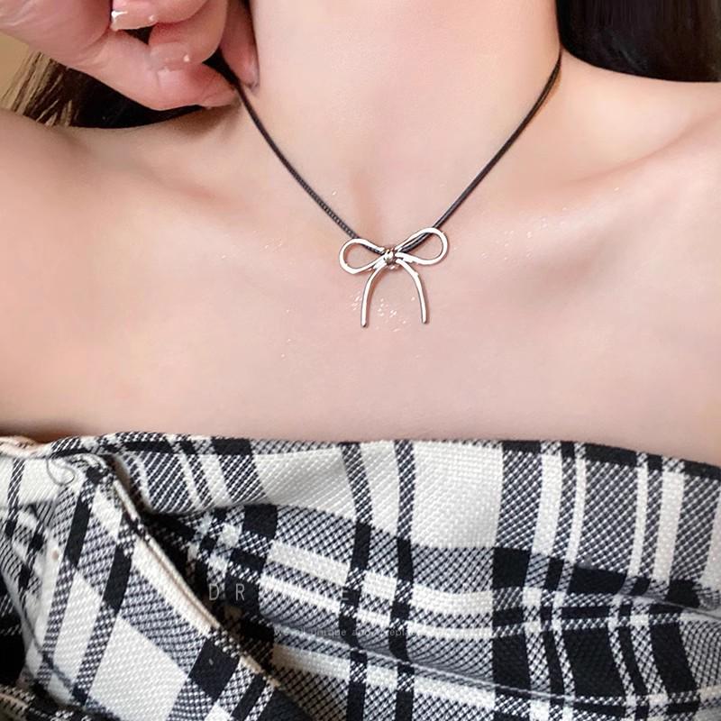 Elegant Stacked Pearl Necklace for Women - High-End Autumn/Winter Accessory with a Stylish Sweater Chain Design