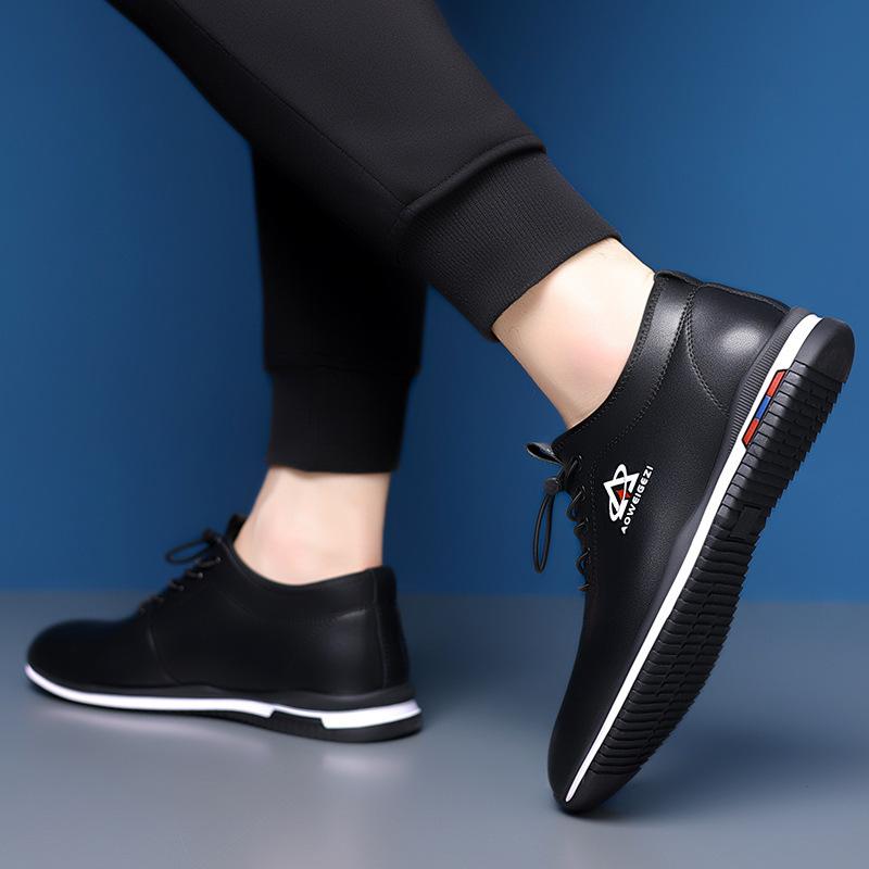 Men's shoes versatile soft sole soft surface non-slip driving shoes summer senior sense golf breathable casual leather shoes