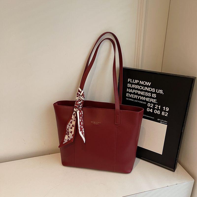 

Red Bag Women s 2025 New High-Grade Shoulder Bag Large Capacity Commuter Bag Wedding Bride Bridesmaid Wedding Bag 29-1 Red