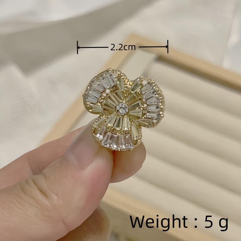 High-End Women's Butterfly Anti-Exposure Fashion Brooch