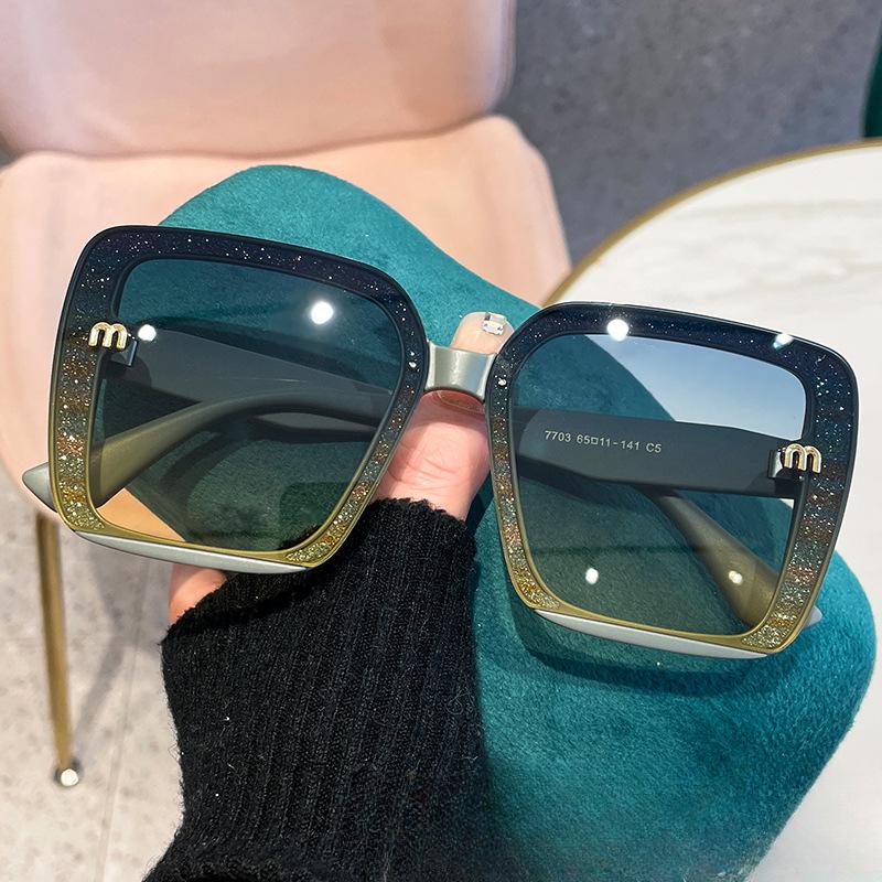 Quadratisches Set mit Glitzerpuderrahmen Hochwertige Sonnenbrille Fashion Net Red Tide Sonnenbrille