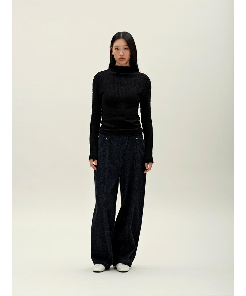 Anggae Smocked Pullover Black