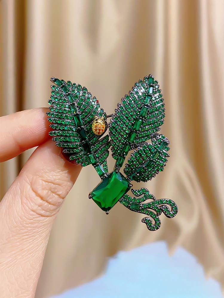 

Классическая брошь с микро-инкрустацией кубическим цирконием, с медным покрытием, в виде зеленого листа, двухцветная, корсаж, аксессуары для одежды, брошь