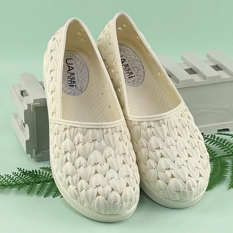 WTEMPO Women Breathable Flat Thick Heel Anti Slip Casual Work Shoes Spring Summer Large Size Solid Color Single Shoes