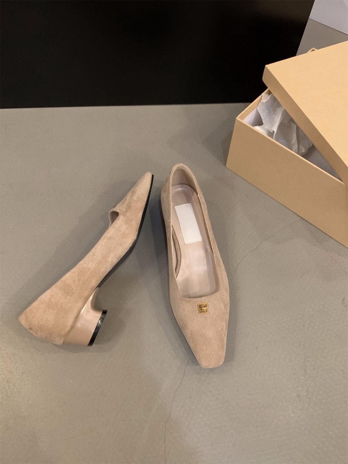 

Thick heel retro suede square head single shoes women s shoes 2025 new spring, autumn and winter black French middle heel commuter shoes 40