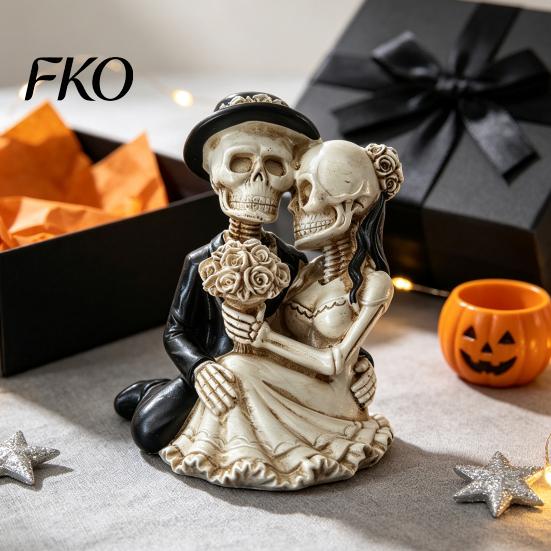 Creative Gothic Collectibles Skeleton Couple Figurine, Spooky Resin Halloween Skull Lover Statue, Day of Secret Room Atmosphere Ornaments The