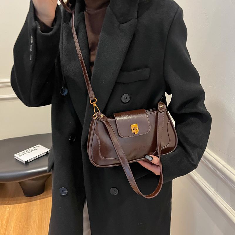 Fashion Retro Oil Wax Leather Small Bag, Female Foreign Style Underarm Small Square Bag, High-End Messenger Bag