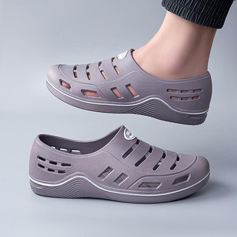 

New hole shoes men s summer non-slip workshop work shoes casual student sandals breathable bag head beach rafting shoes 40 (one size smaller)