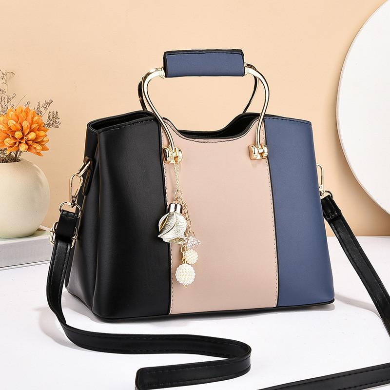 Stylish Crossbody Bucket Bag In Trendy Red And Yellow With Chic Chain Detail And Zipper Closure синий