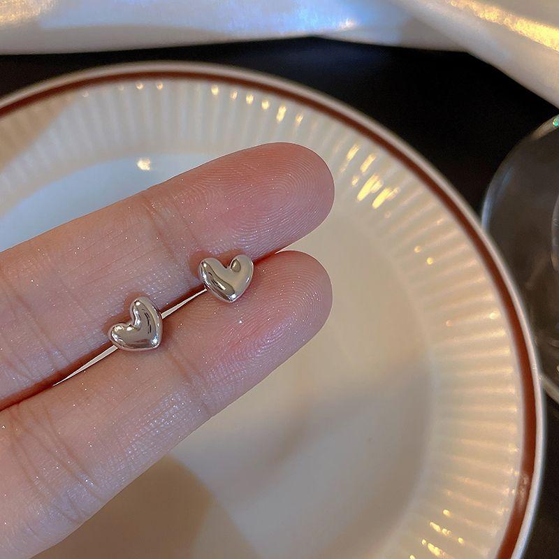 

INS Exquisite Small Personality Minimalist Daily Female Stud Earrings Pair of 925 silver needles]