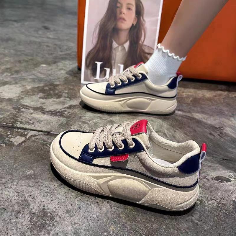Women's Shoes 2025 Spring Festival New Versatile Student Casual Sports Shoes Platform Explosion Lightweight Flat Floor Shoes Dad Shoes